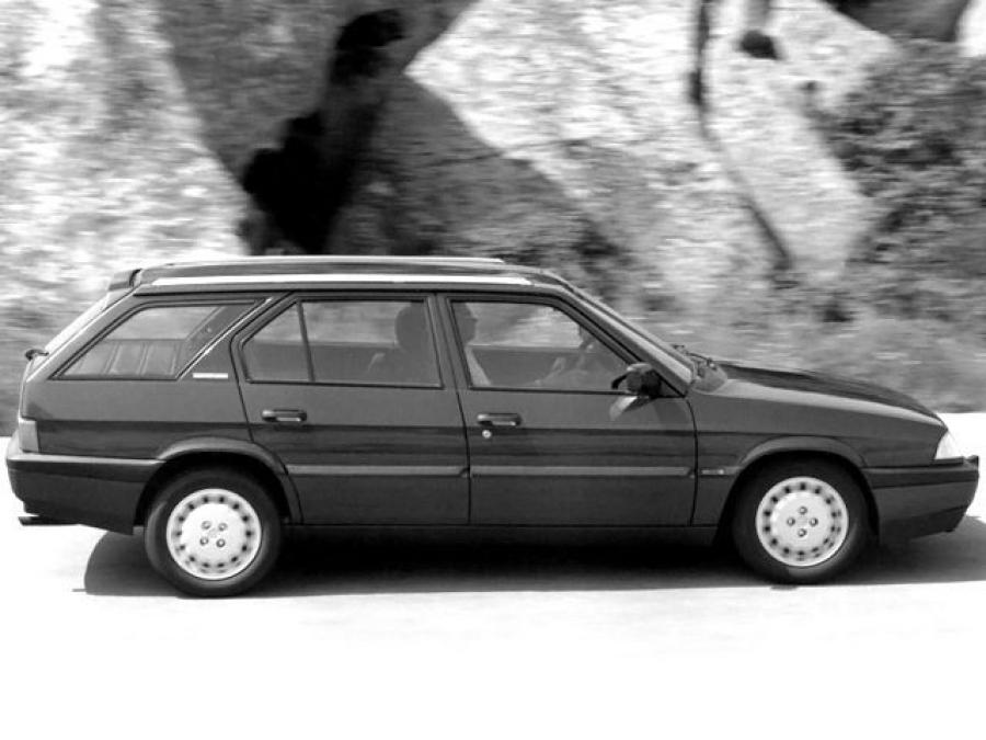  Alfa Romeo Sport Wagon Q4 (907) 1992 года  (фото 3 из 4)